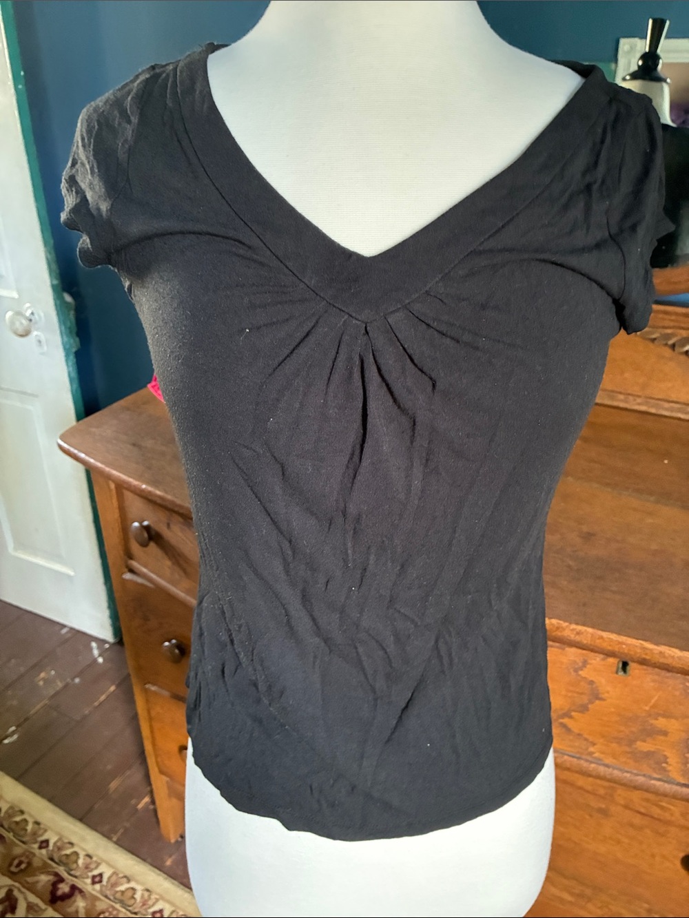 Ann Taylor Black V-Neck Short Sleeve Tee